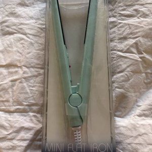 Vivaspa Mini Travelling Flat Iron New
